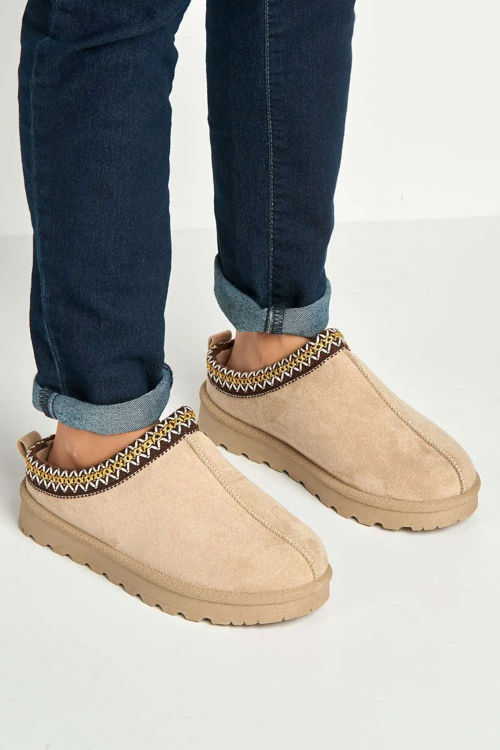 Sigrid Embroidered Faux Fur Lining Slippers in Mocha
